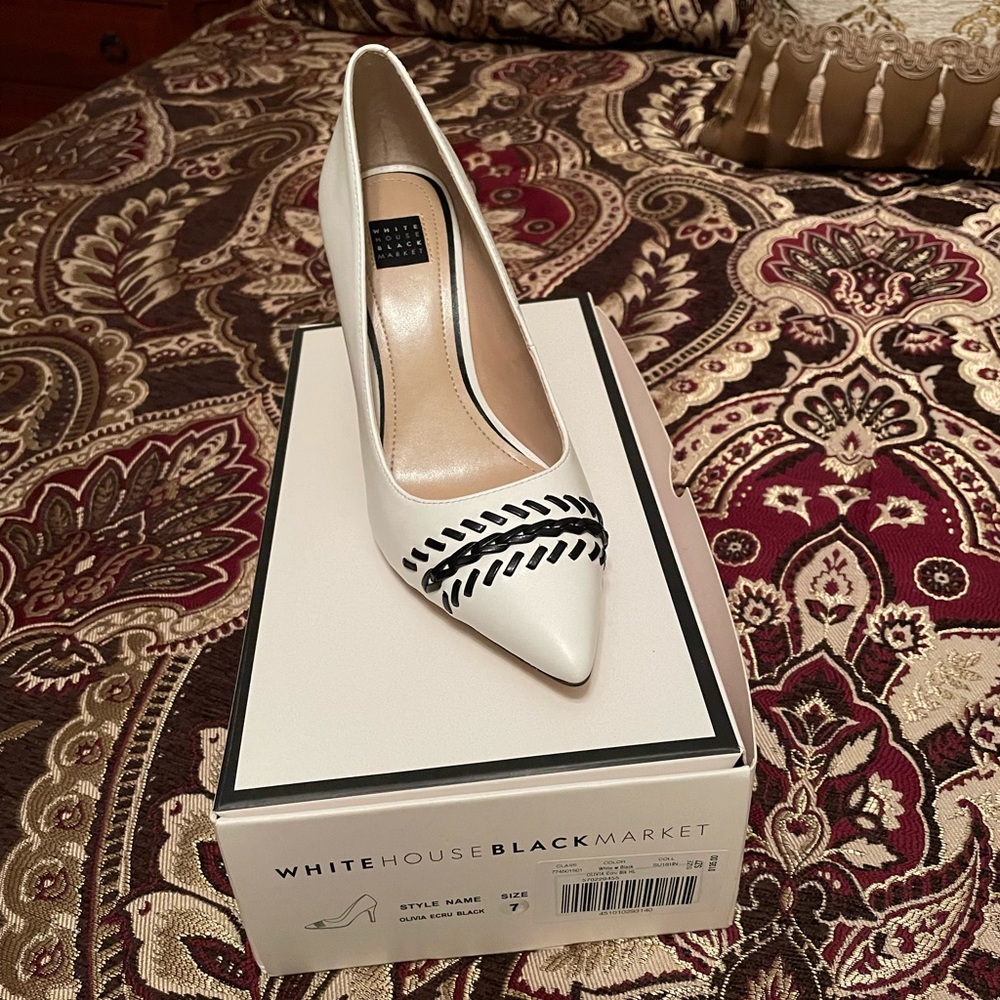 NIB white house black market olivia heels